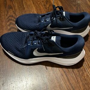 Men’s Nike Vomero 16 running shoes - worn ONCE!